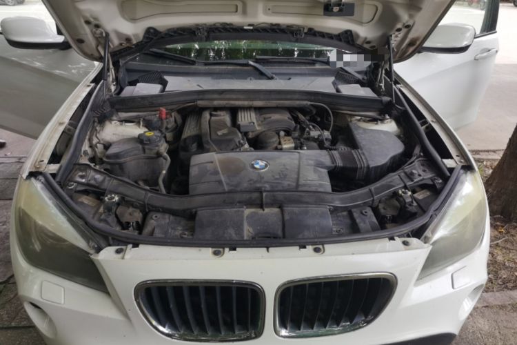 Used BMW X1 2010 sDrive18i Luxury Model Engine Bay