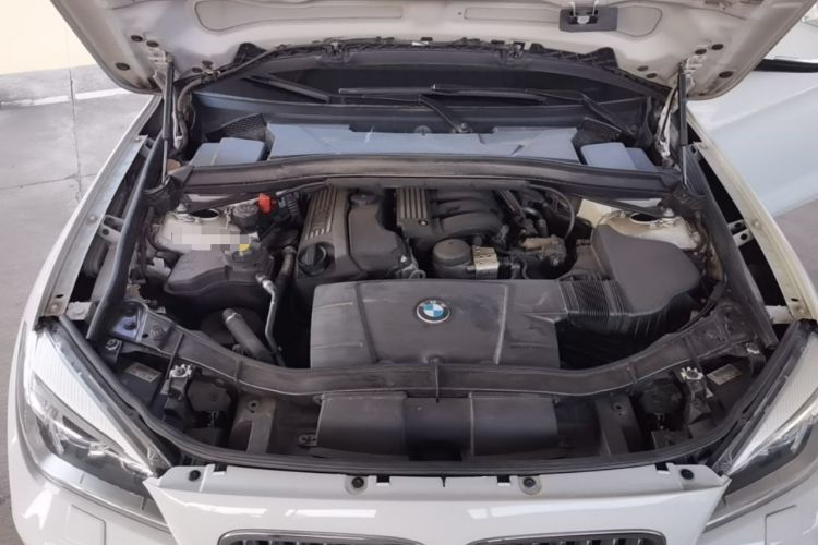 Used BMW X1 2010 sDrive18i Luxury Model Engine Bay
