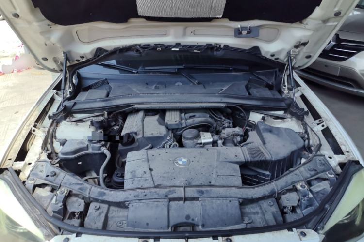 Used BMW X1 2010 sDrive18i Luxury Model Engine Bay