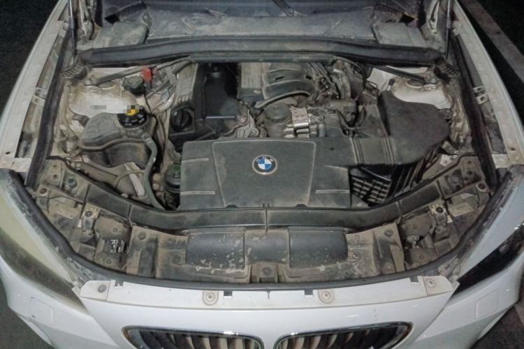 Used BMW X1 2010 sDrive18i Luxury Model Engine Bay