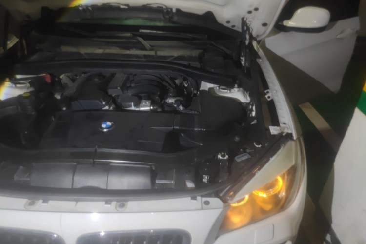 Used BMW X1 2010 sDrive18i Luxury Model Engine Bay Left