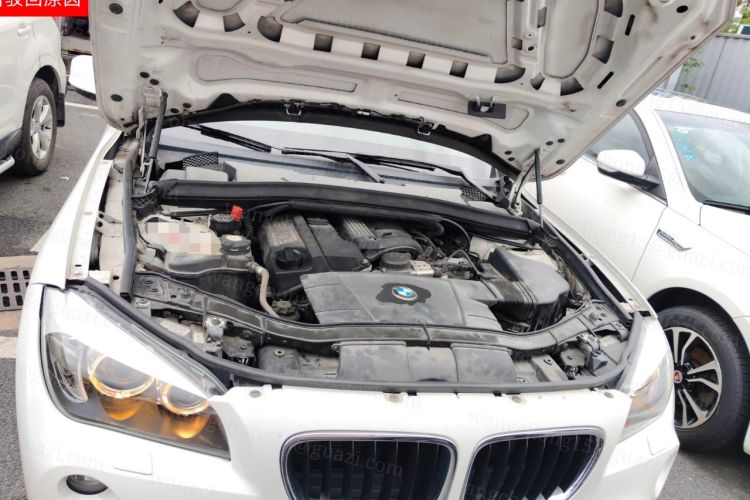 Used BMW X1 2010 sDrive18i Luxury Model Engine Bay