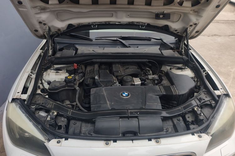 Used BMW X1 2010 sDrive18i Luxury Model Engine Bay