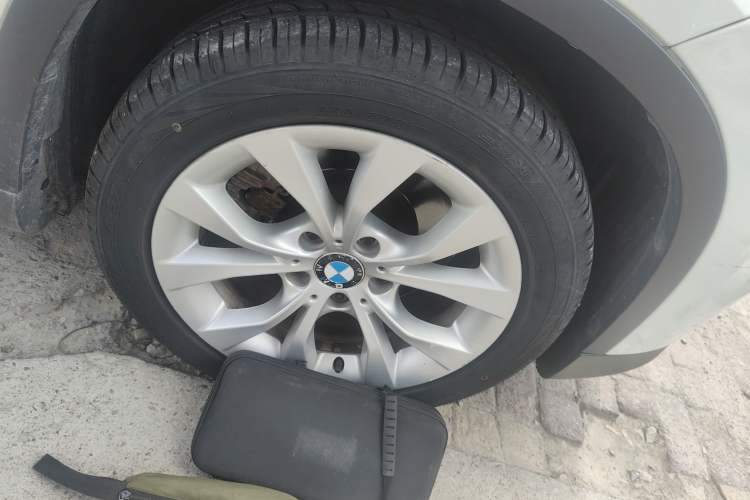 Used BMW X1 2010 xDrive25i Exterior 7