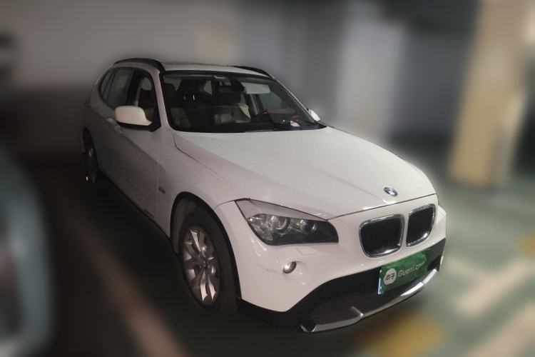 Used BMW X1 2010 xDrive25i Front Right 45 Deg