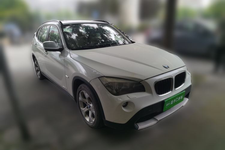 Used BMW X1 2010 sDrive18i Luxury Model Front Right 45 Deg