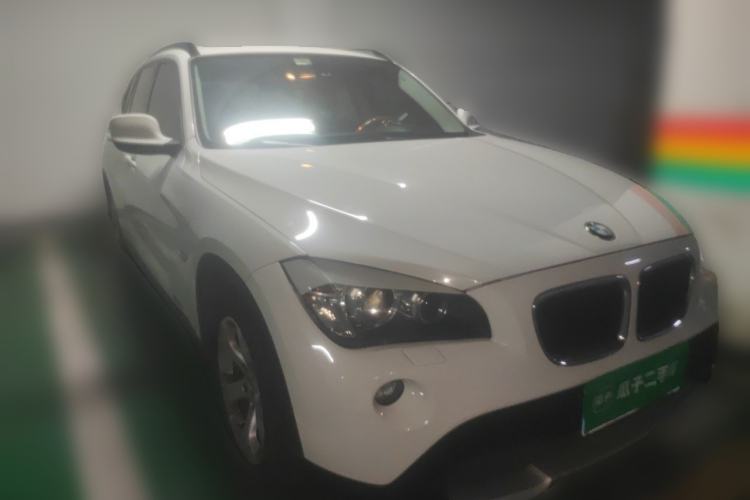 Used BMW X1 2010 sDrive18i Luxury Model Front Right 45 Deg