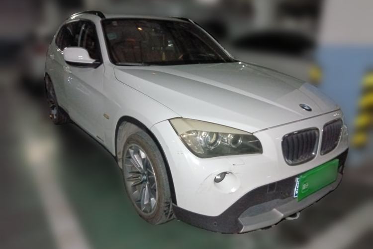 Used BMW X1 2010 sDrive18i Luxury Model Front Right 45 Deg