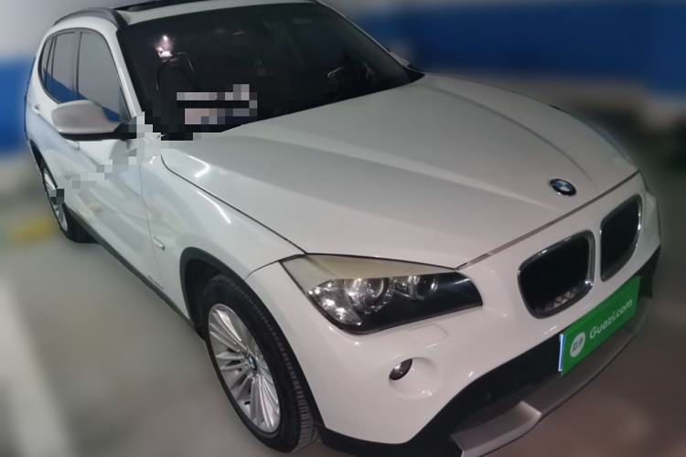 Used BMW X1 2010 xDrive25i Front Right 45 Deg