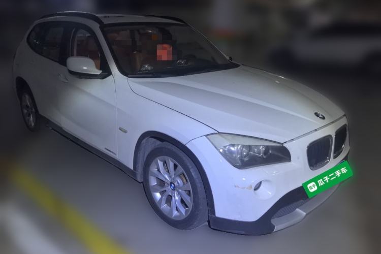 Used BMW X1 2010 xDrive25i Front Right 45 Deg
