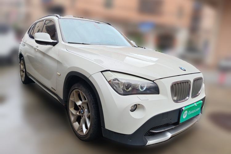 Used BMW X1 2010 xDrive28i Front Right 45 Deg