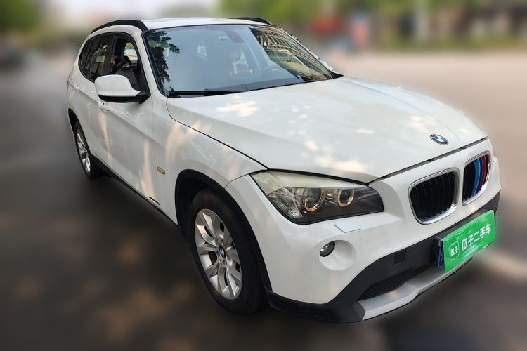 Used BMW X1 2010 xDrive25i Front Right 45 Deg