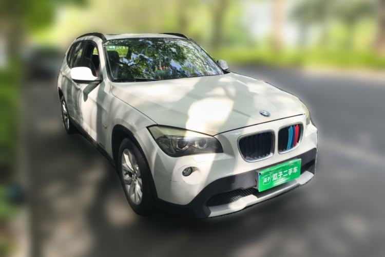 Used BMW X1 2010 xDrive25i Front Right 45 Deg