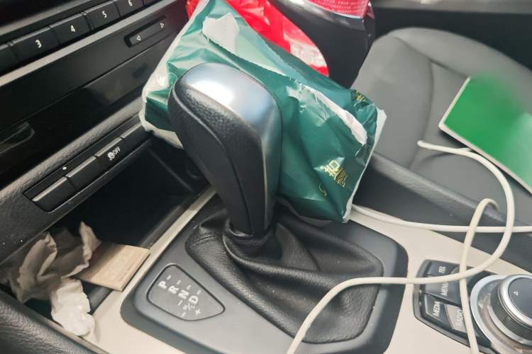 Used BMW X1 2010 sDrive18i Luxury Model Gear Lever