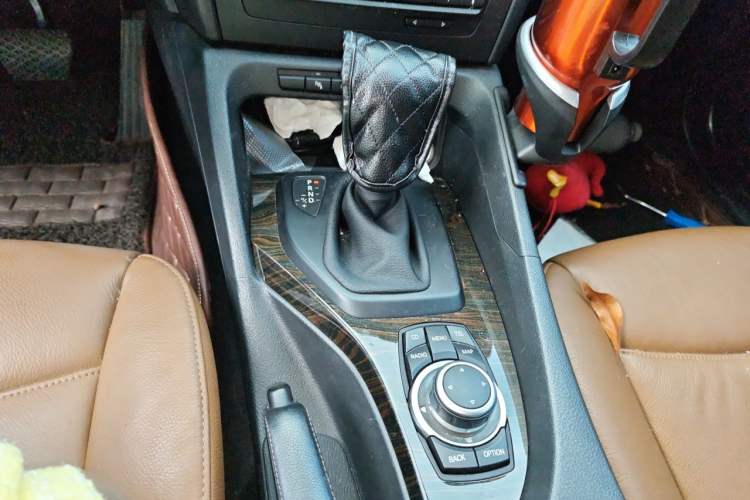 Used BMW X1 2010 xDrive28i Gear Lever