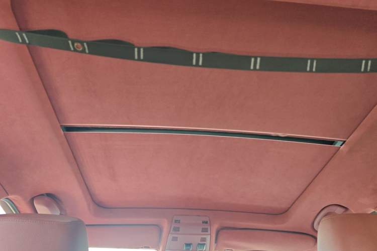 Used BMW X1 2010 xDrive28i Headliner