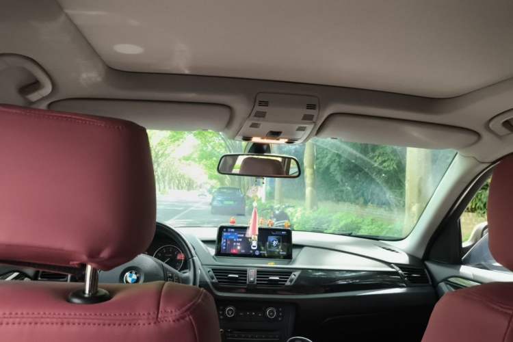 Used BMW X1 2010 xDrive25i Headliner