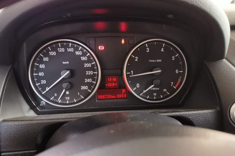 Used BMW X1 2010 sDrive18i Luxury Model Instrument Cluster