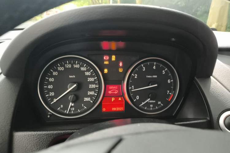 Used BMW X1 2010 xDrive25i Instrument Cluster