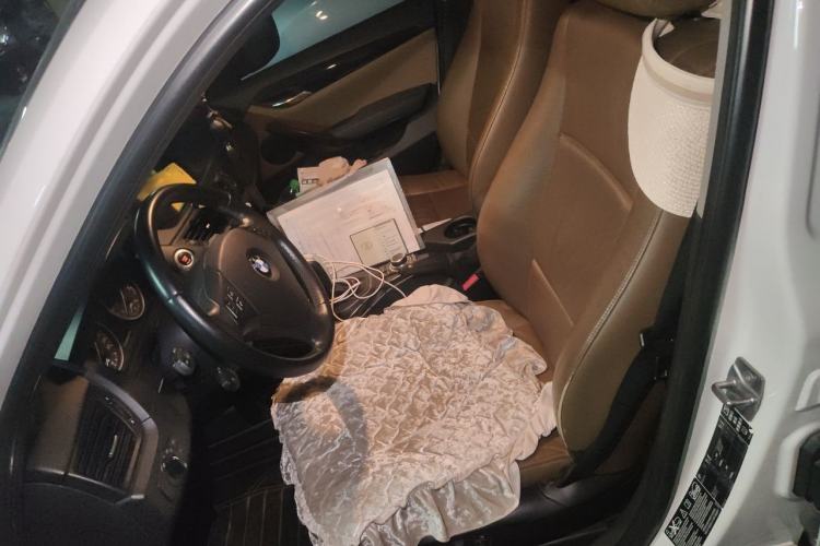 Used BMW X1 2010 xDrive25i Left Front Seat