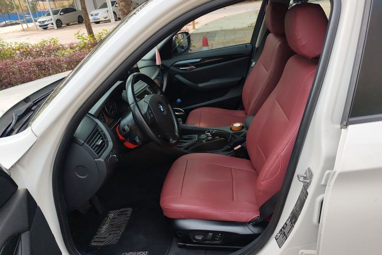 Used BMW X1 2010 xDrive25i Left Front Seat