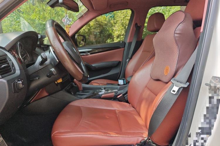Used BMW X1 2010 xDrive28i Left Front Seat