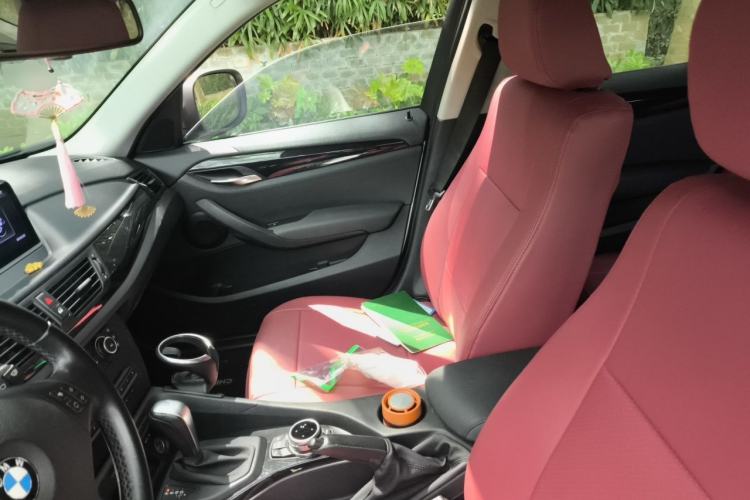 Used BMW X1 2010 xDrive25i Left Front Seat
