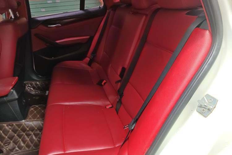 Used BMW X1 2010 xDrive28i Left Rear Seat
