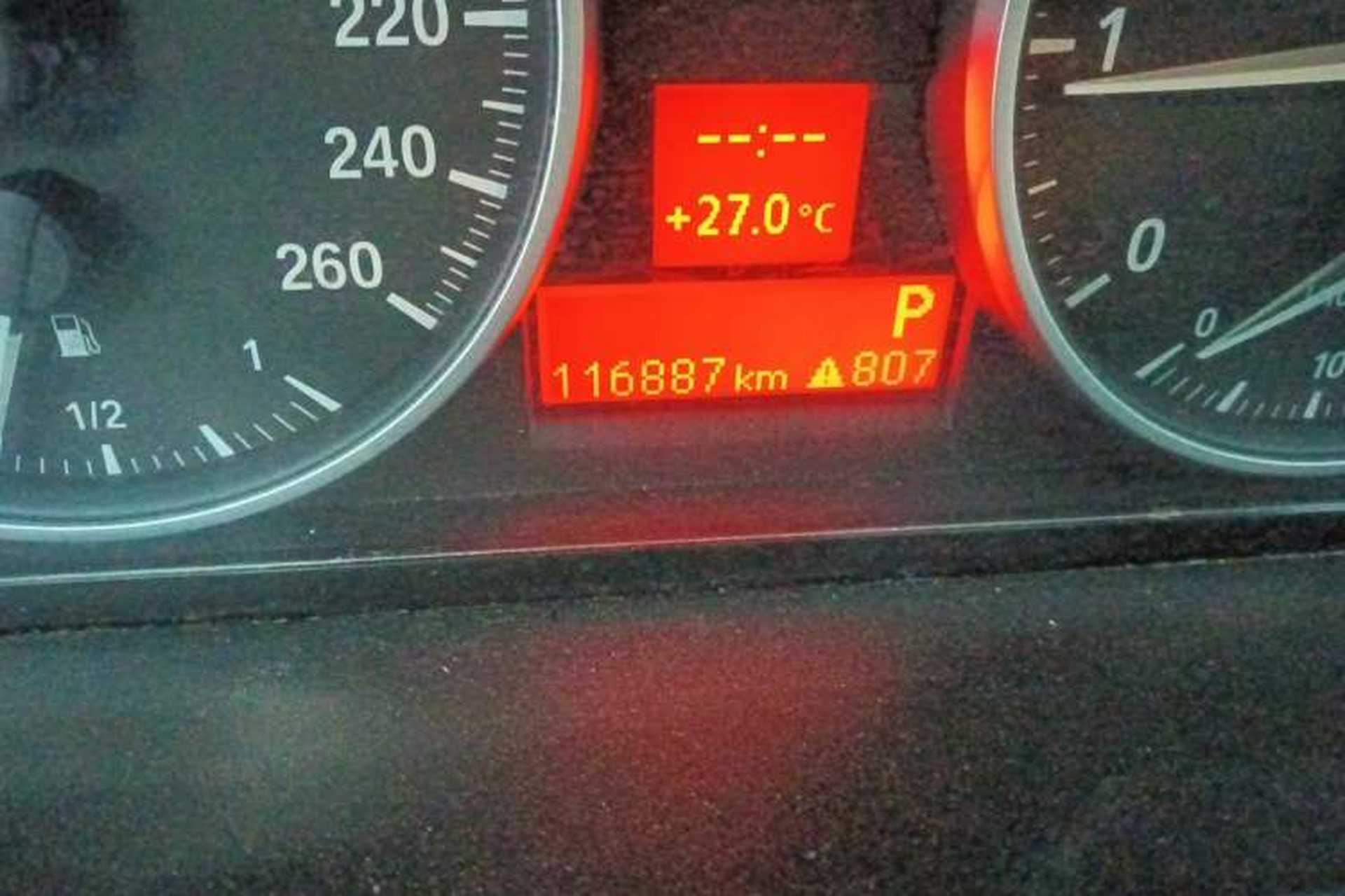 Used BMW X1 2010 sDrive18i Luxury Model Odometer Close Up