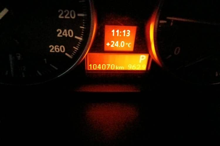 Used BMW X1 2010 sDrive18i Luxury Model Odometer Close Up
