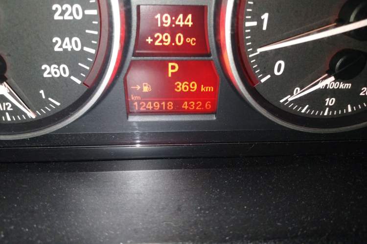 Used BMW X1 2010 xDrive25i Odometer Close Up