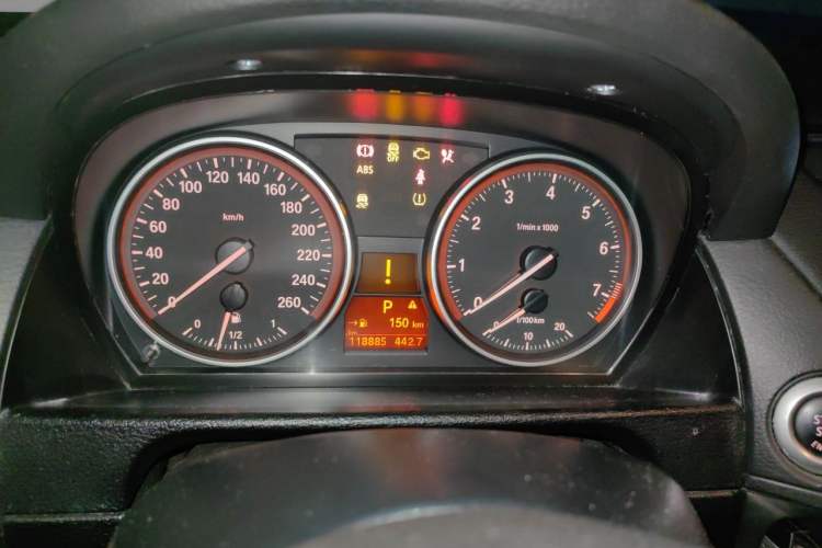 Used BMW X1 2010 xDrive25i Odometer Close Up