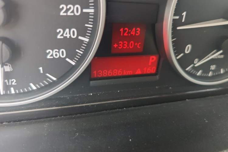 Used BMW X1 2010 sDrive18i Luxury Model Odometer Close Up