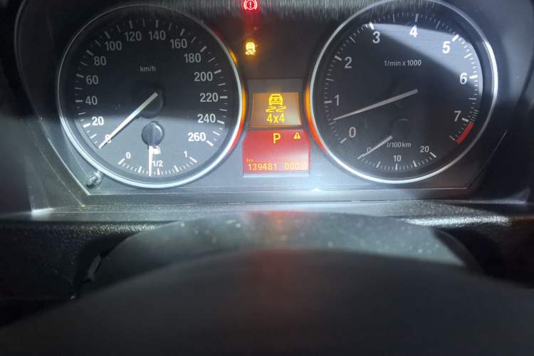 Used BMW X1 2010 xDrive25i Odometer Close Up