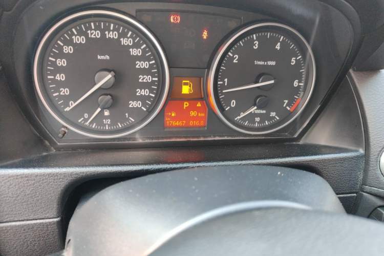 Used BMW X1 2010 sDrive18i Luxury Model Odometer Close Up