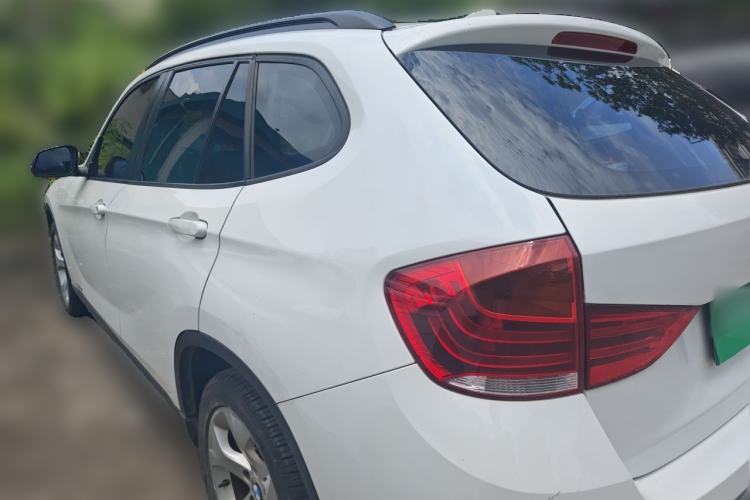 Used BMW X1 2010 sDrive18i Luxury Model Rear Left 45 Deg