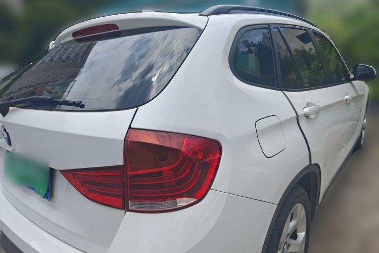 Used BMW X1 2010 sDrive18i Luxury Model Rear Right 45 Deg