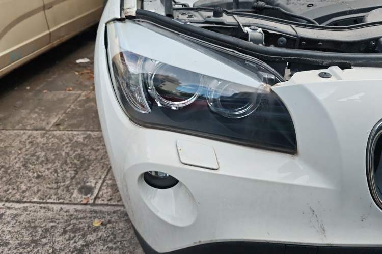 Used BMW X1 2010 xDrive28i Right Front Headlight