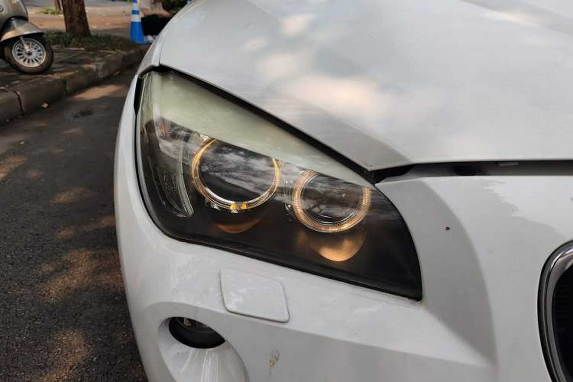 Used BMW X1 2010 xDrive25i Right Front Headlight