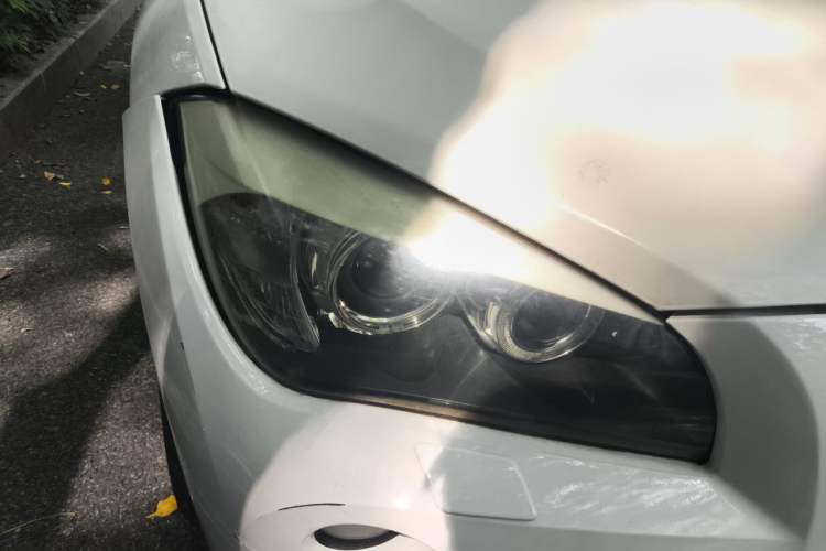 Used BMW X1 2010 xDrive25i Right Front Headlight