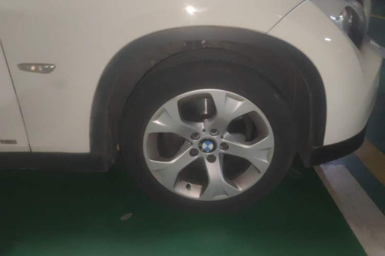 Used BMW X1 2010 sDrive18i Luxury Model Right Front Wheel Hub