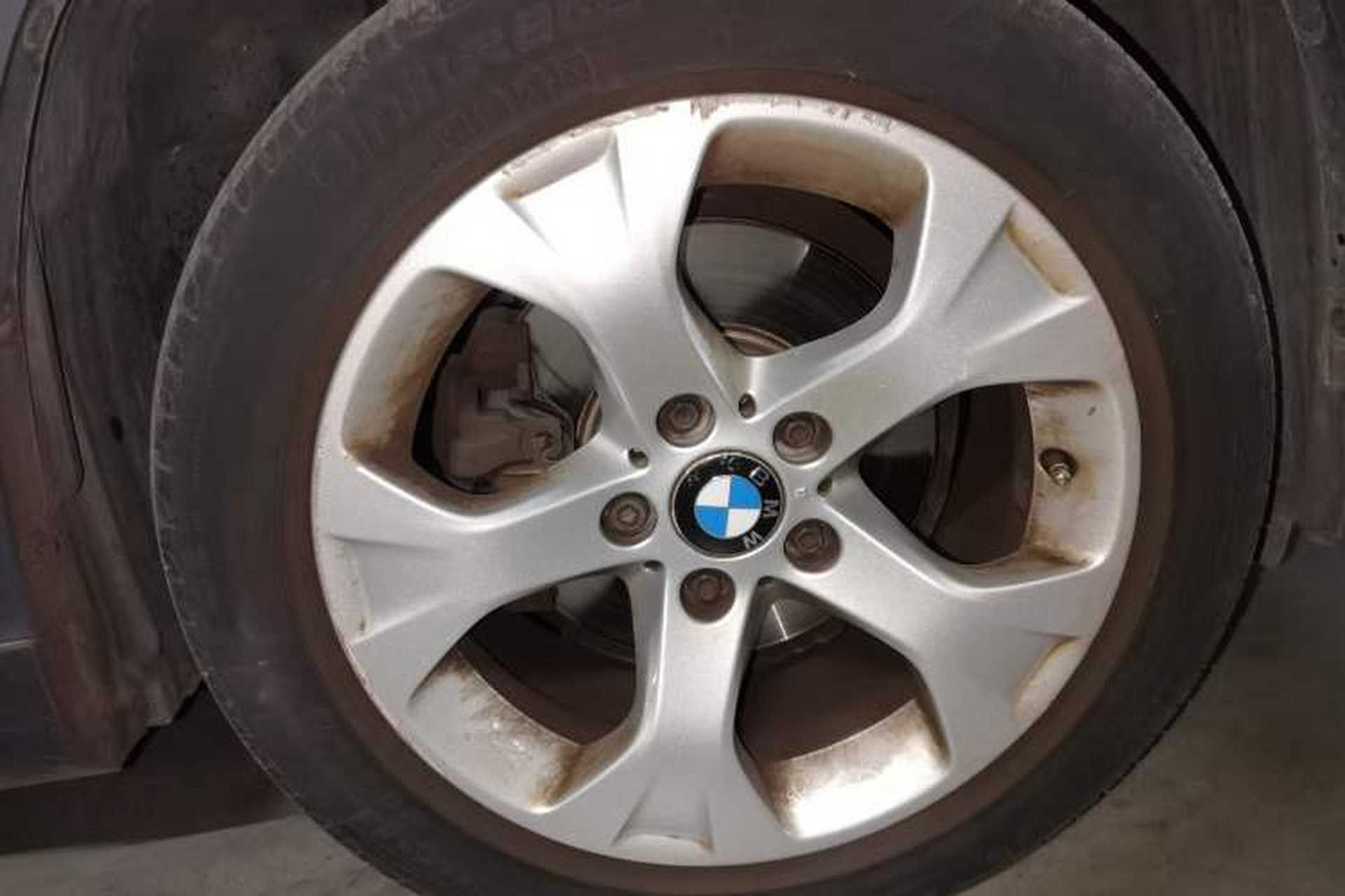 Used BMW X1 2010 sDrive18i Luxury Model Right Front Wheel Hub
