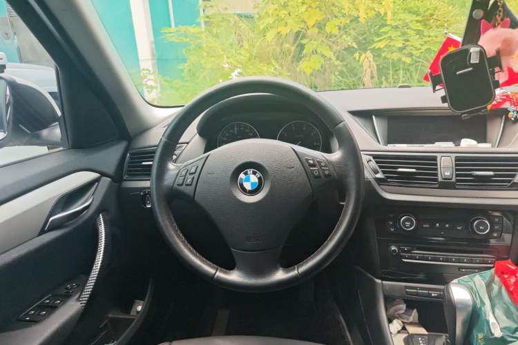 Used BMW X1 2010 sDrive18i Luxury Model Steering Wheel