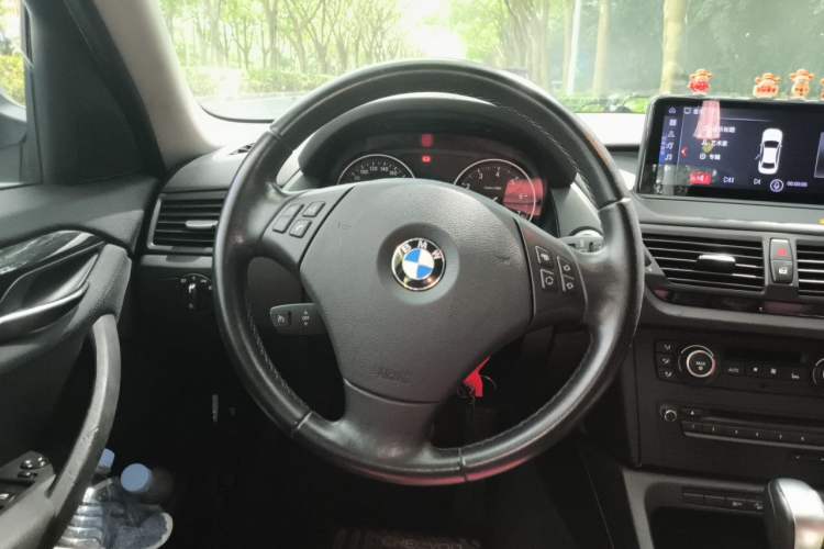 Used BMW X1 2010 xDrive25i Steering Wheel