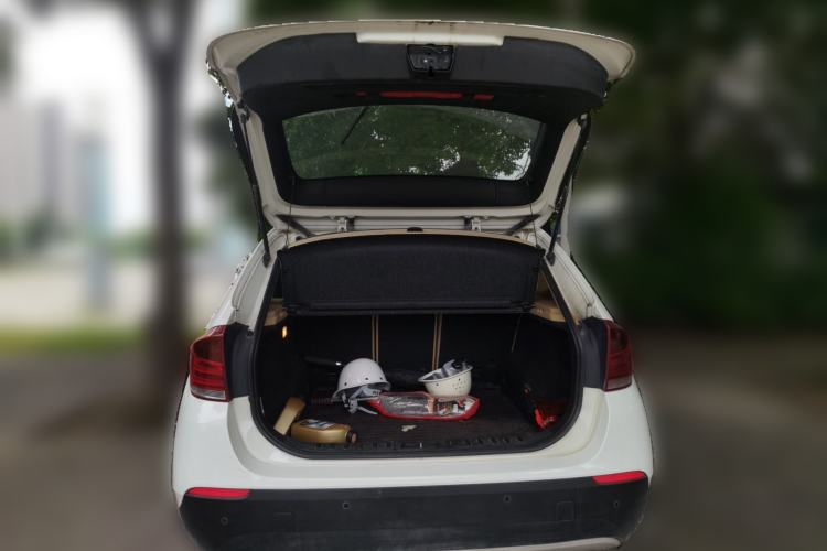 Used BMW X1 2010 sDrive18i Luxury Model Trunk