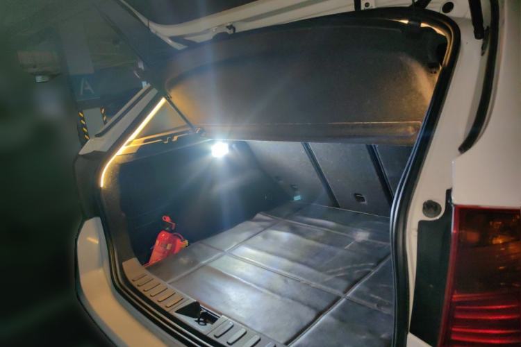 Used BMW X1 2010 xDrive25i Trunk