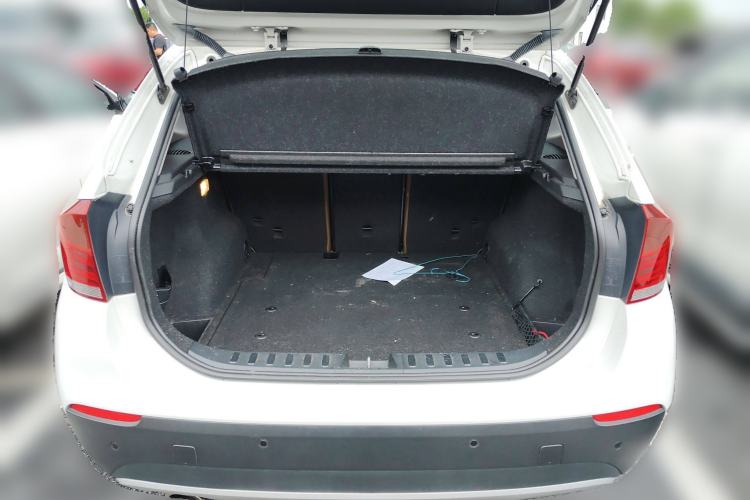 Used BMW X1 2010 sDrive18i Luxury Model Trunk