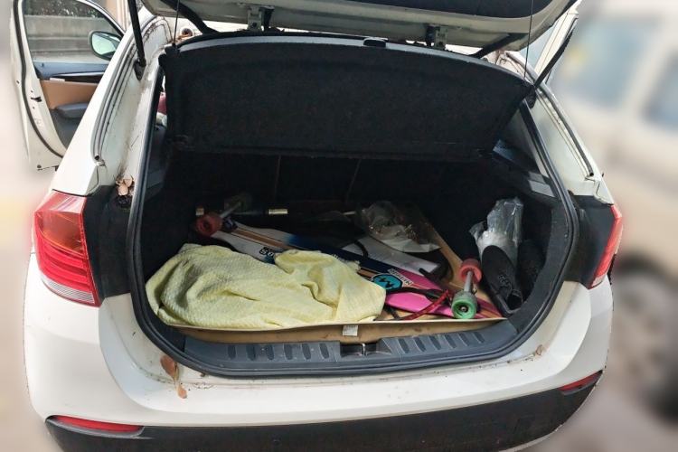Used BMW X1 2010 xDrive28i Trunk