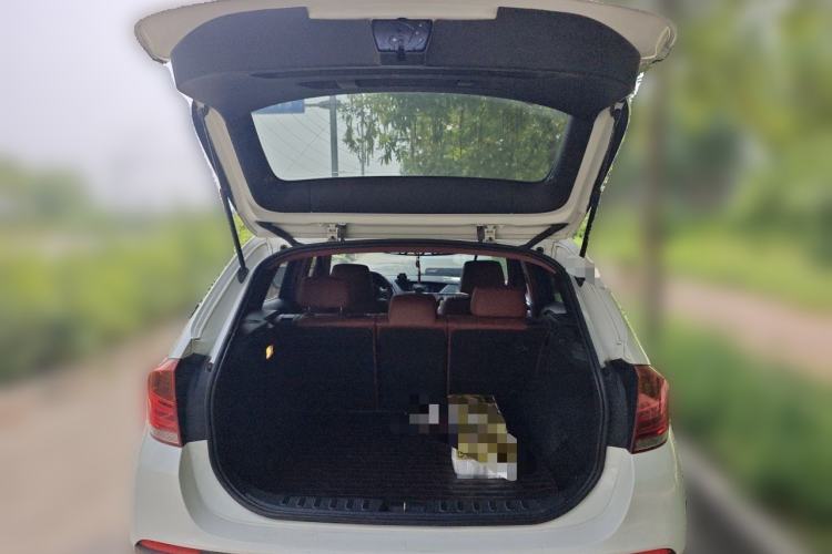 Used BMW X1 2010 xDrive28i Trunk