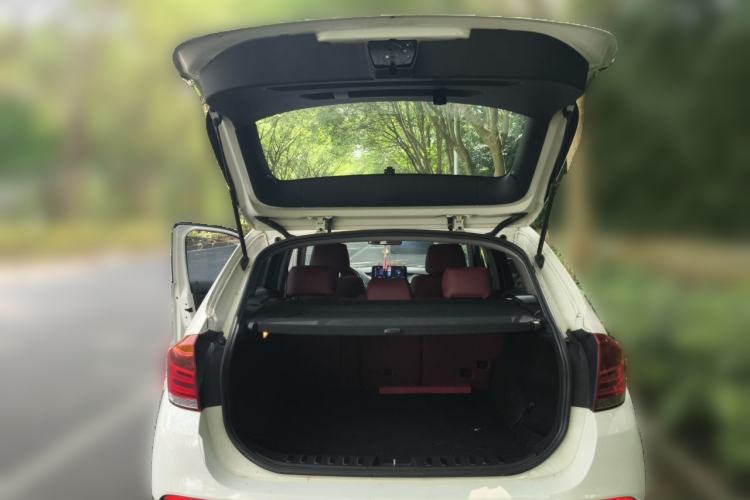 Used BMW X1 2010 xDrive25i Trunk